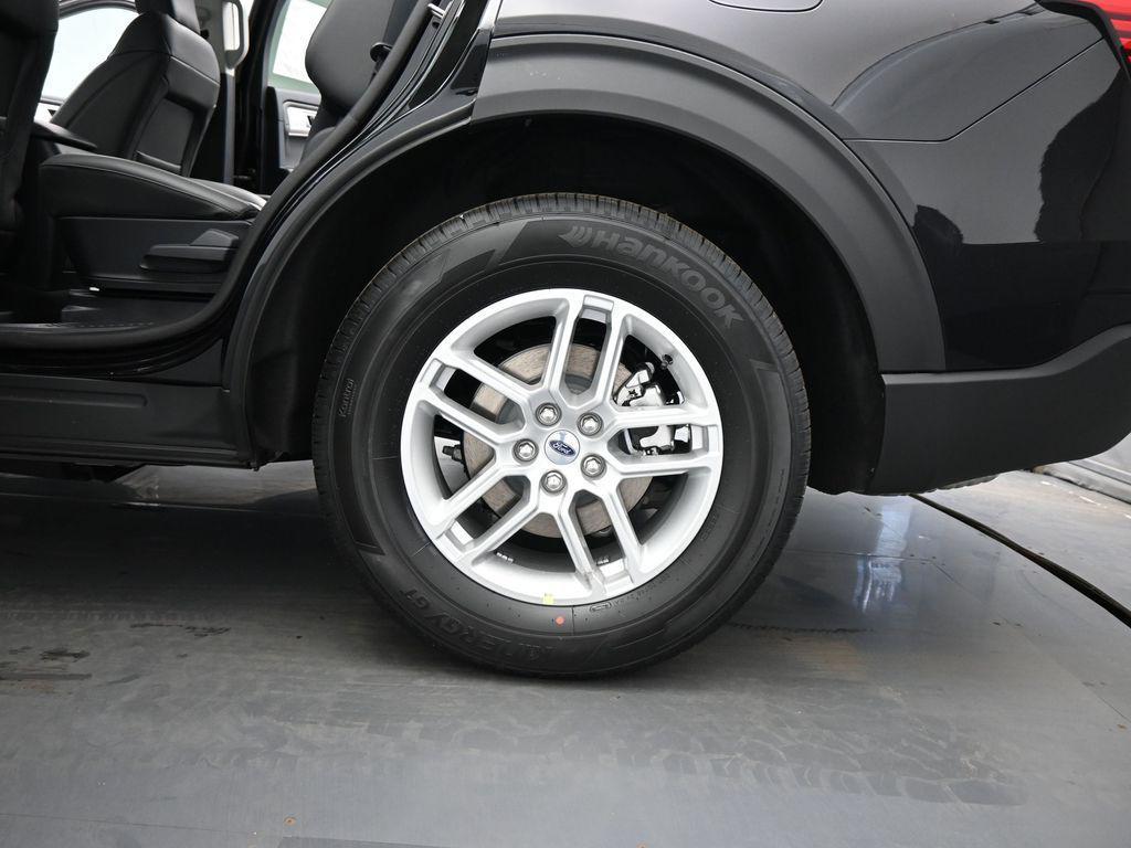 new 2025 Ford Explorer car, priced at $39,120