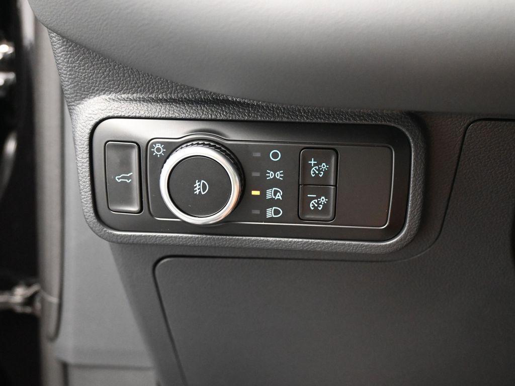 new 2025 Ford Explorer car, priced at $39,120