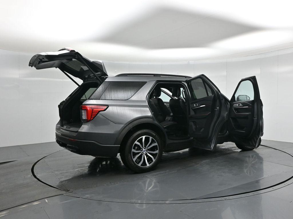 used 2025 Ford Explorer car, priced at $39,917