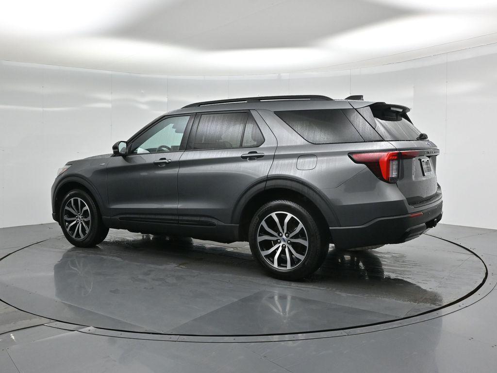 used 2025 Ford Explorer car, priced at $39,917