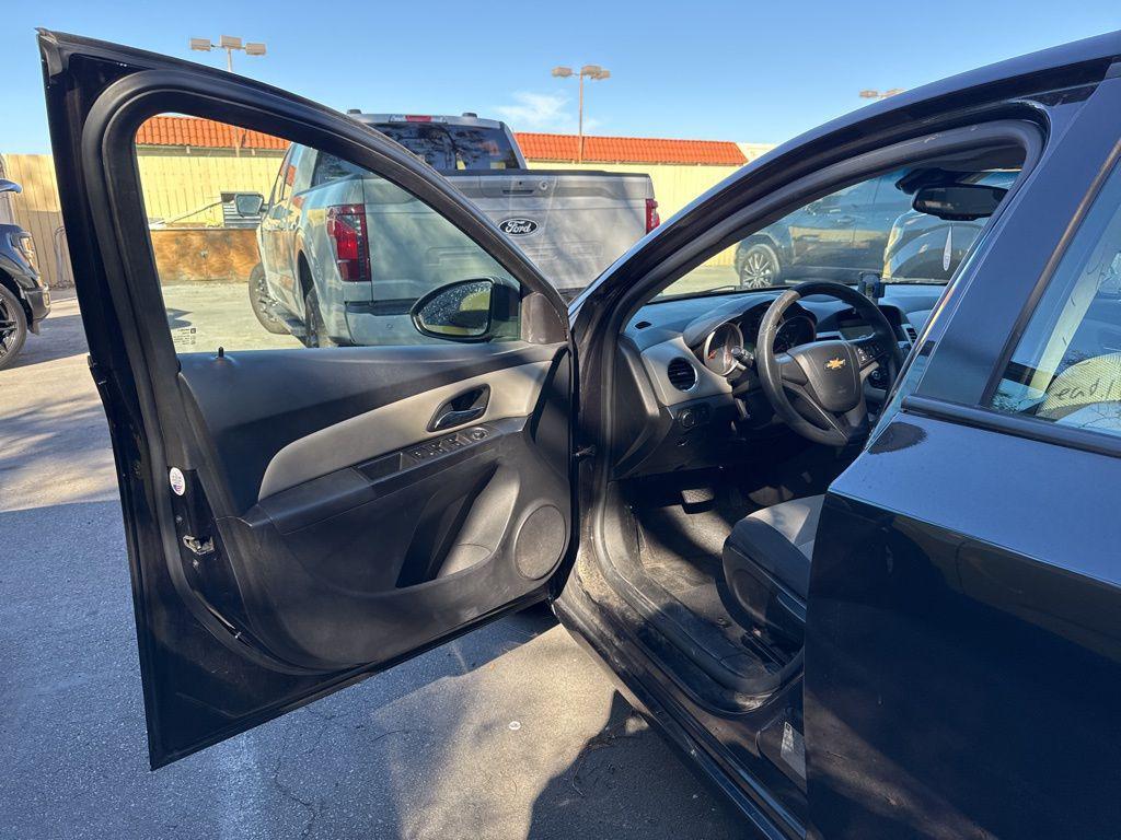 used 2016 Chevrolet Cruze Limited car, priced at $5,682