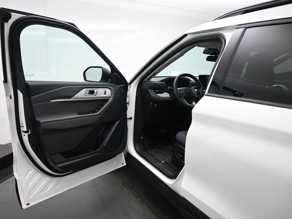 new 2026 Ford Explorer car, priced at $40,575
