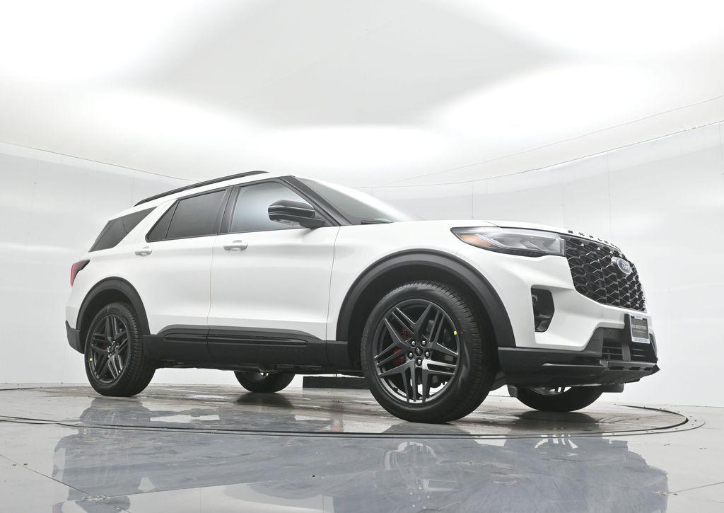new 2025 Ford Explorer car, priced at $58,475
