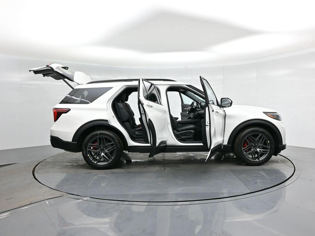 new 2025 Ford Explorer car, priced at $58,475