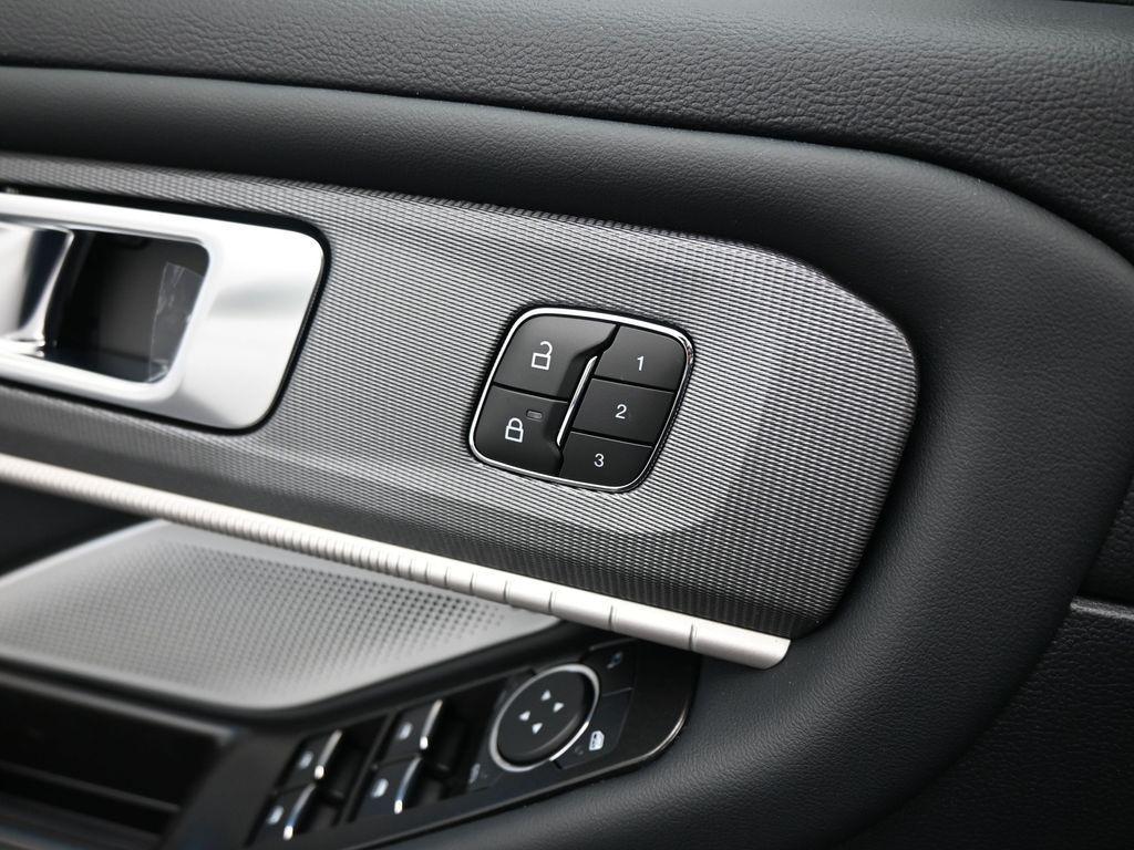 new 2025 Ford Explorer car, priced at $58,475