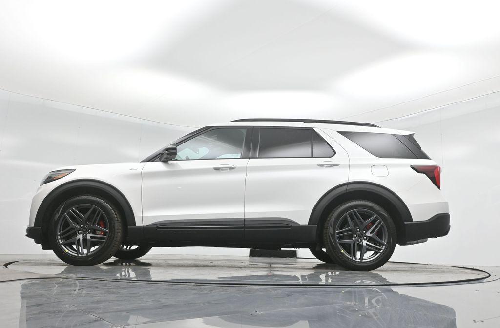 new 2025 Ford Explorer car, priced at $47,695