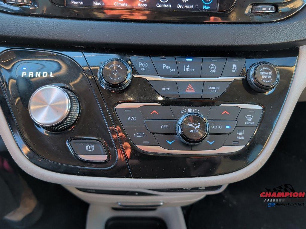 used 2018 Chrysler Pacifica car, priced at $15,400