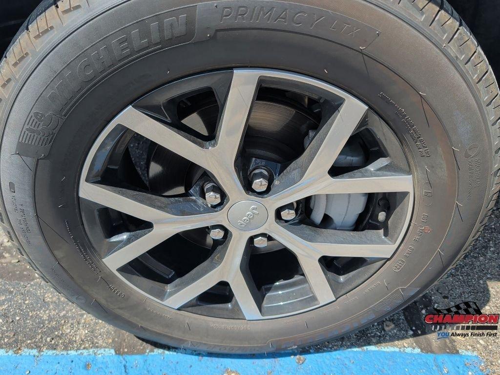 used 2025 Jeep Grand Cherokee car, priced at $36,895