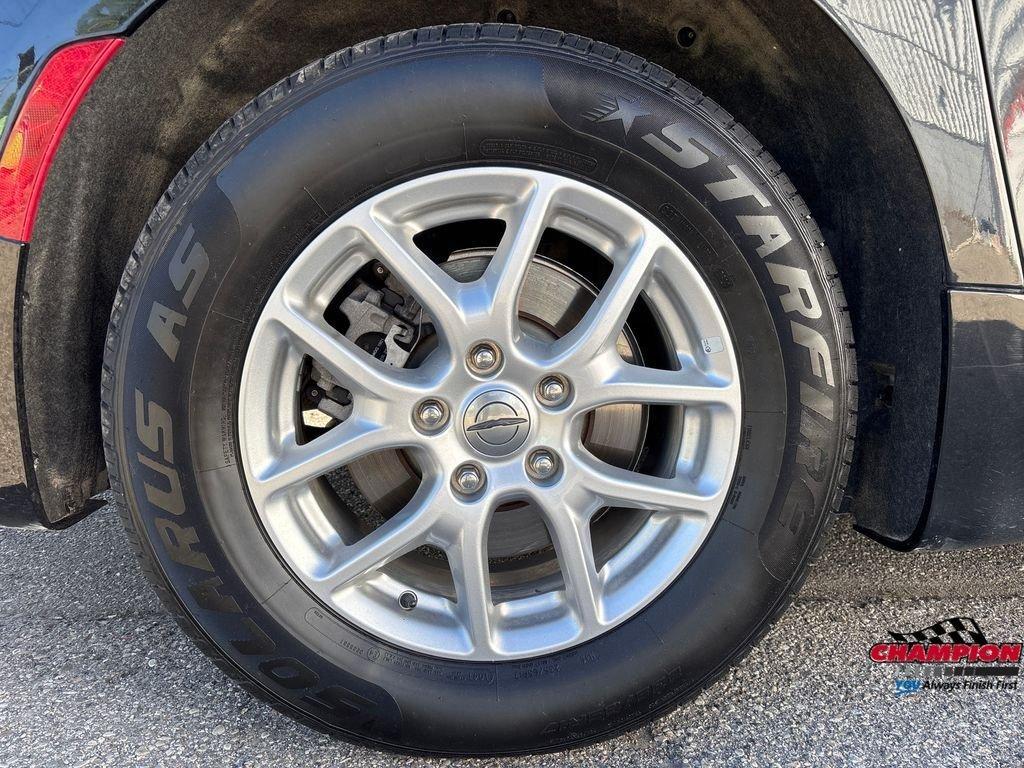 used 2023 Chrysler Pacifica car, priced at $24,621