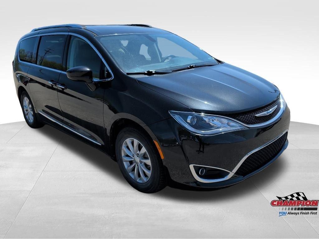 used 2018 Chrysler Pacifica car, priced at $13,850