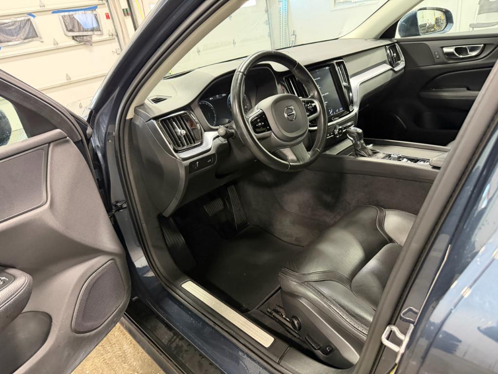 used 2020 Volvo V60 Cross Country car, priced at $28,695