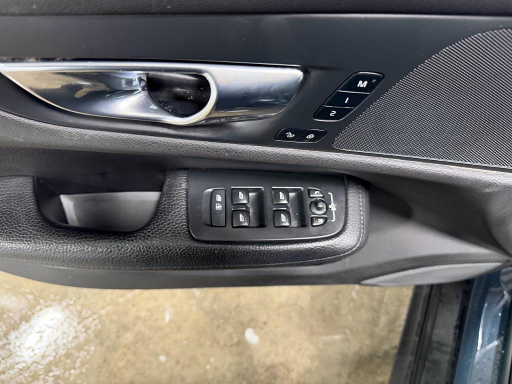 used 2020 Volvo V60 Cross Country car, priced at $28,695