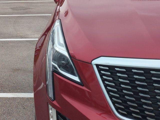 used 2022 Cadillac XT5 car, priced at $29,973