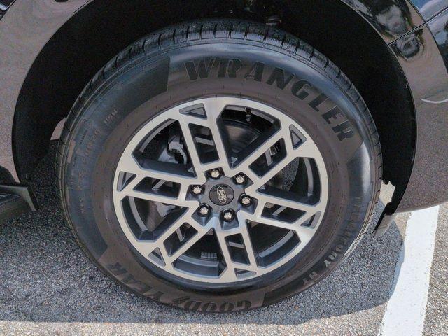 new 2026 Ford Expedition car, priced at $65,482