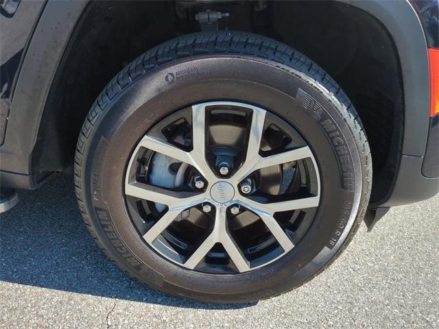 used 2024 Jeep Grand Cherokee car, priced at $28,990