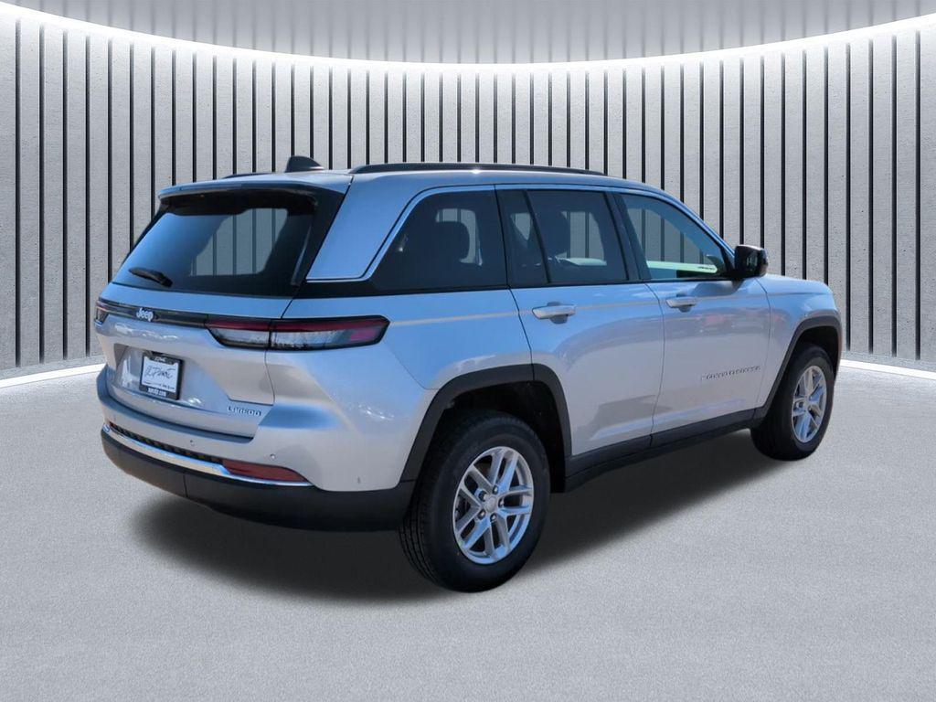 new 2026 Jeep Grand Cherokee car, priced at $37,840