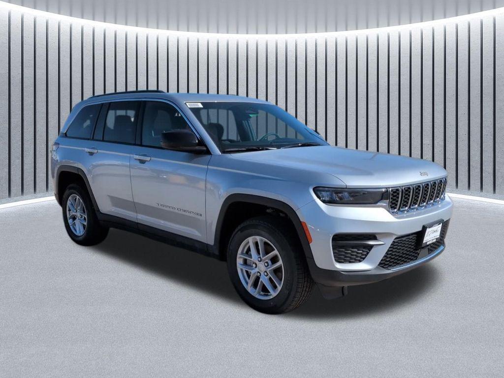 new 2026 Jeep Grand Cherokee car, priced at $37,840