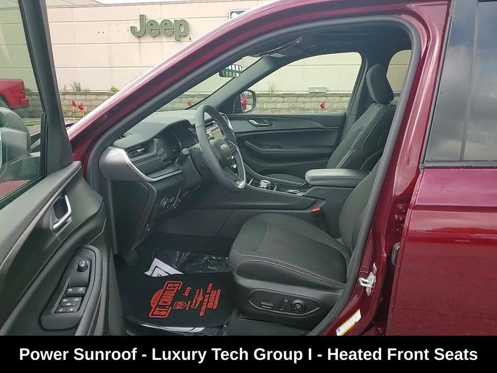 used 2025 Jeep Grand Cherokee car, priced at $33,988