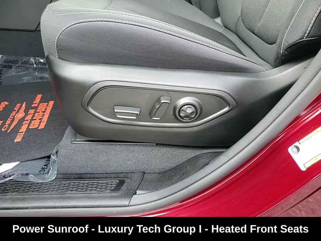 used 2025 Jeep Grand Cherokee car, priced at $33,988