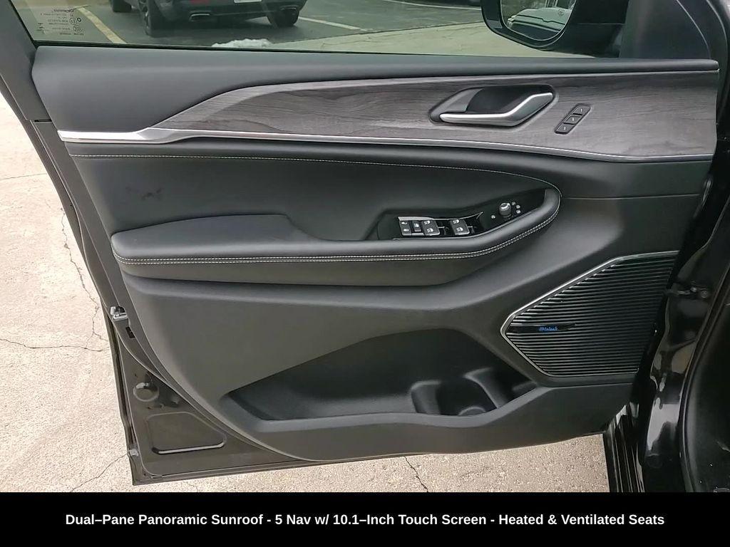 used 2022 Jeep Grand Cherokee 4xe car, priced at $27,988