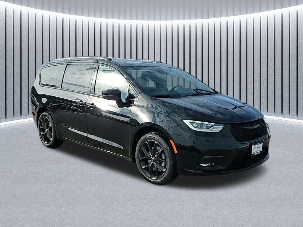 new 2026 Chrysler Pacifica car, priced at $53,080