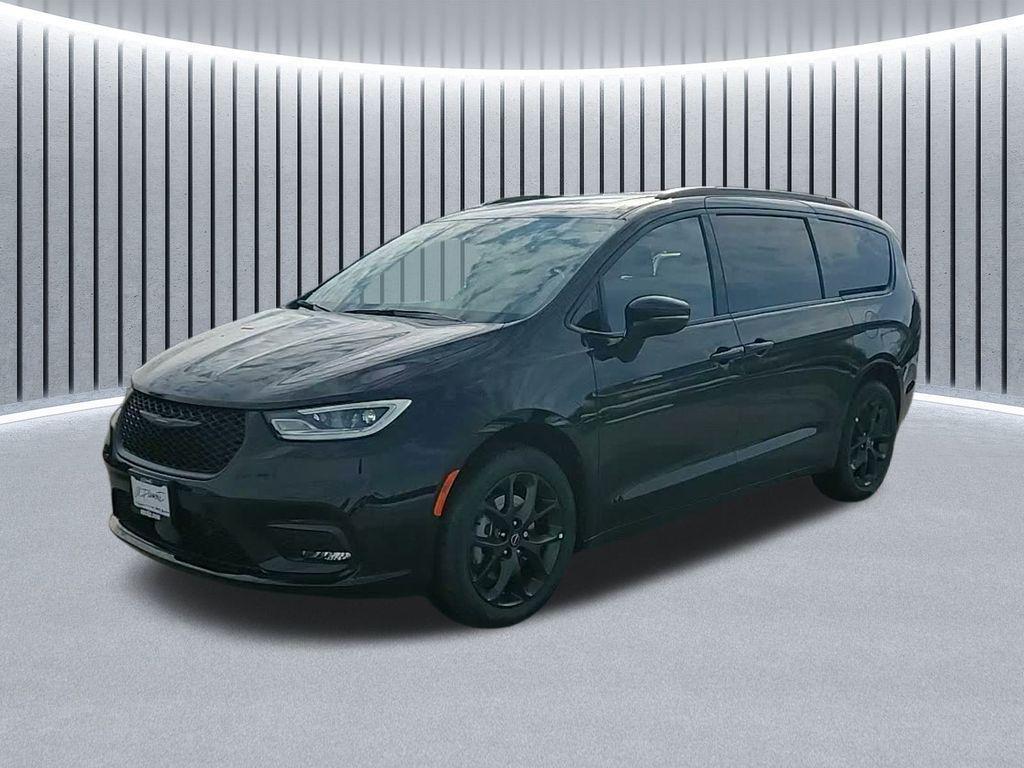 new 2026 Chrysler Pacifica car, priced at $53,080