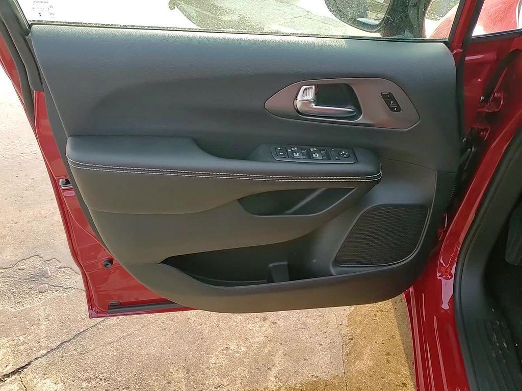 new 2026 Chrysler Pacifica car, priced at $45,672