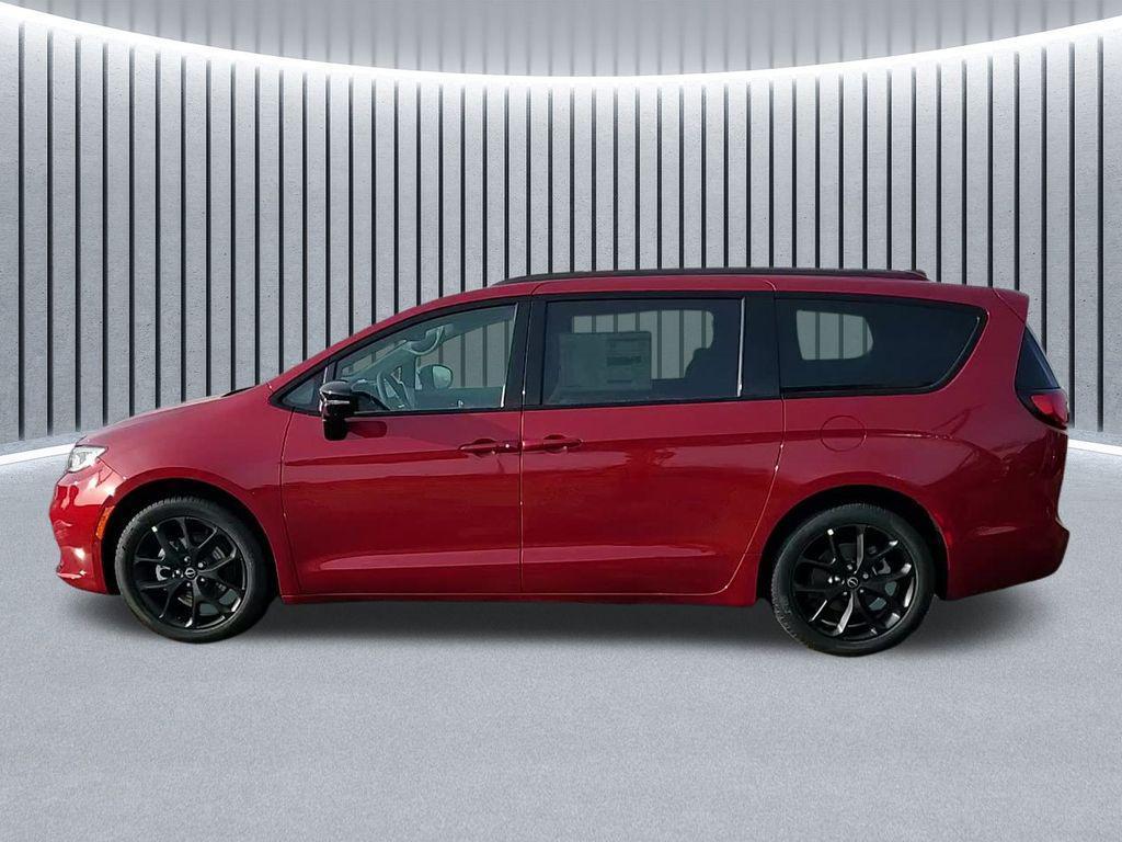 new 2026 Chrysler Pacifica car, priced at $45,672