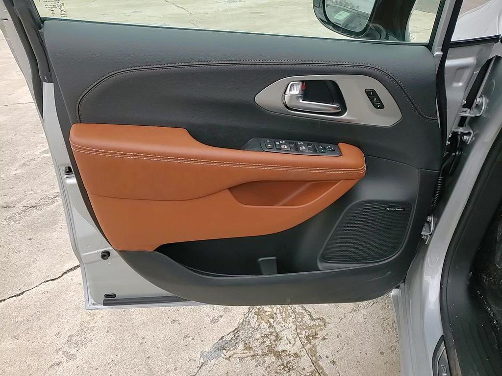 new 2026 Chrysler Pacifica car, priced at $56,795