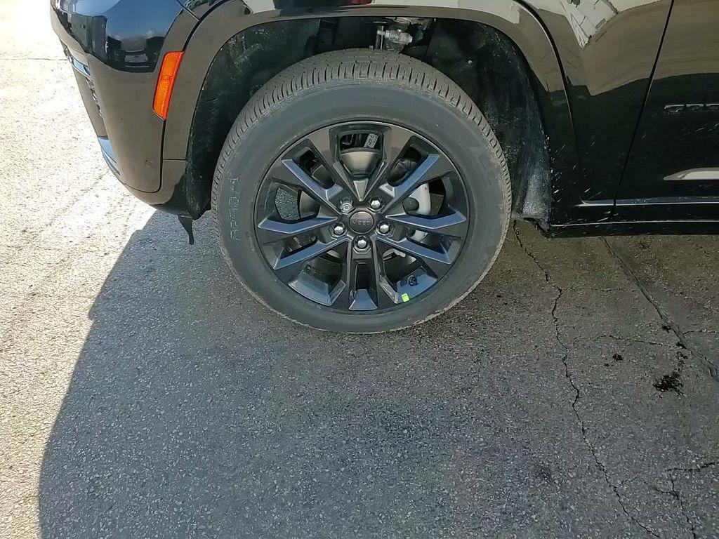 new 2026 Jeep Grand Cherokee car, priced at $49,501