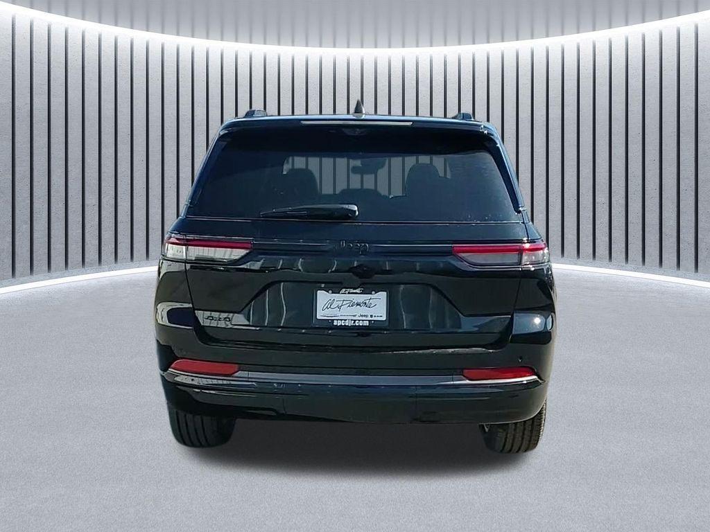 new 2026 Jeep Grand Cherokee car, priced at $49,501