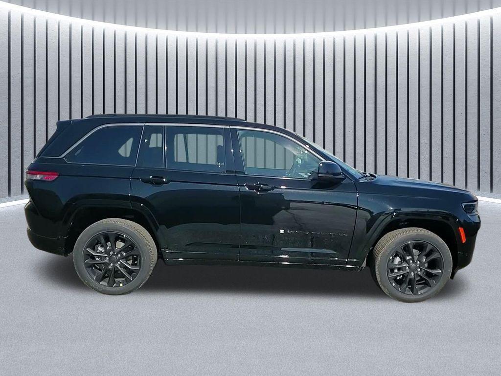new 2026 Jeep Grand Cherokee car, priced at $49,501