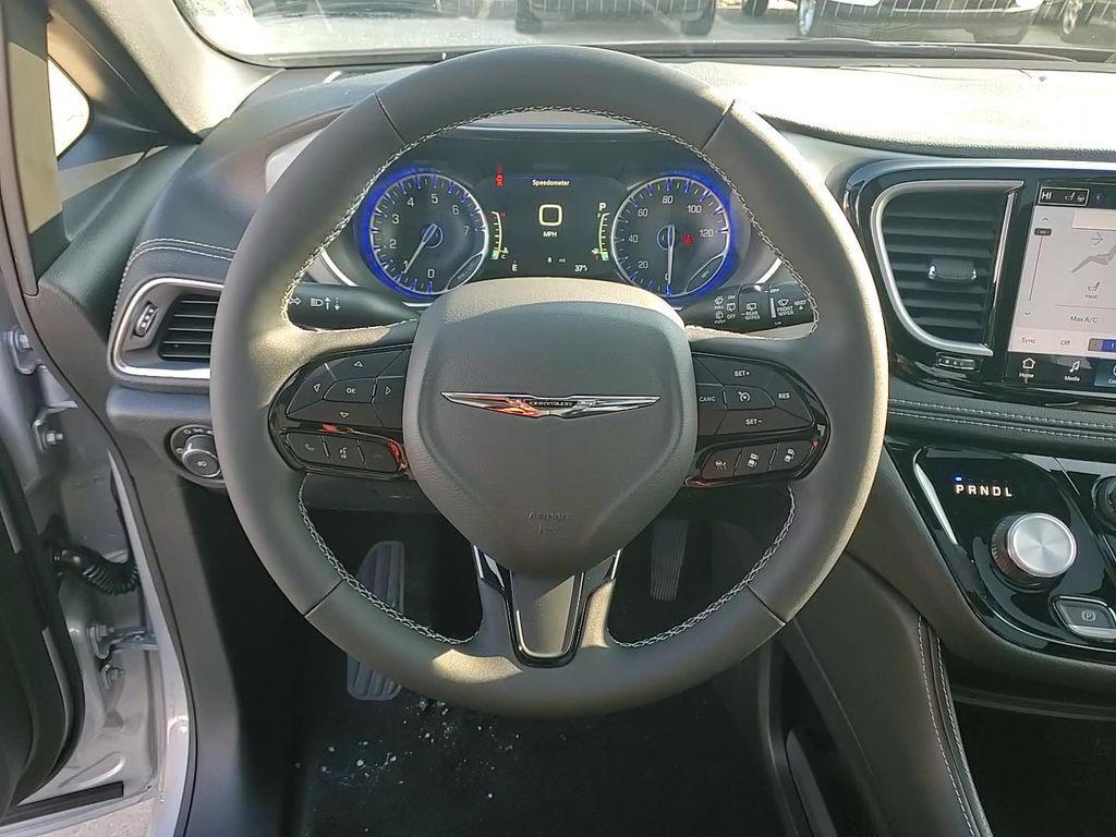 new 2026 Chrysler Pacifica car, priced at $53,565