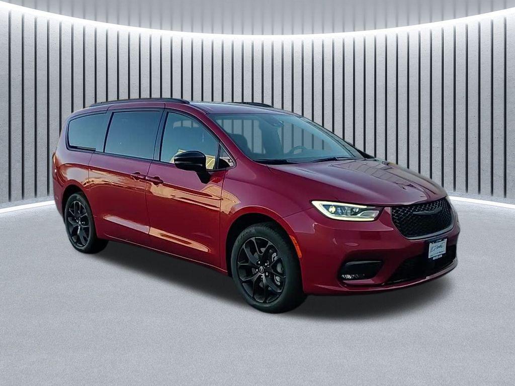 new 2026 Chrysler Pacifica car, priced at $48,876