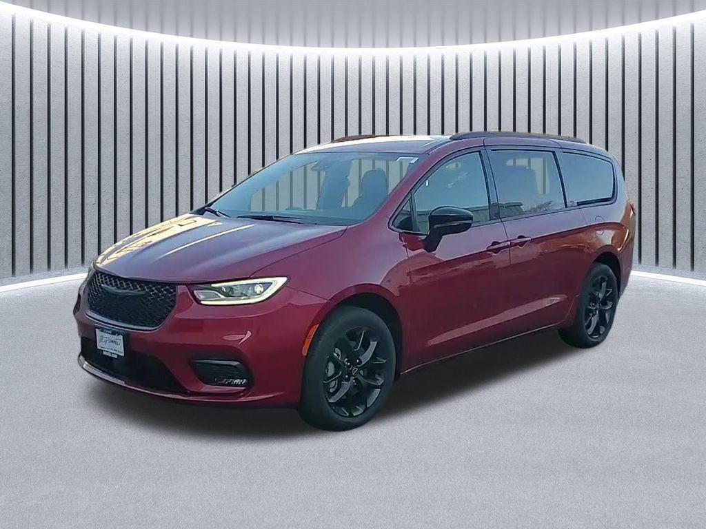 new 2026 Chrysler Pacifica car, priced at $48,876