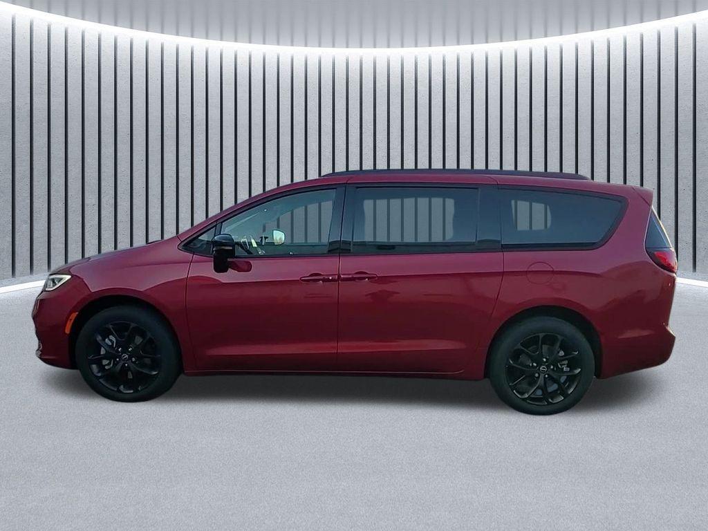 new 2026 Chrysler Pacifica car, priced at $48,876