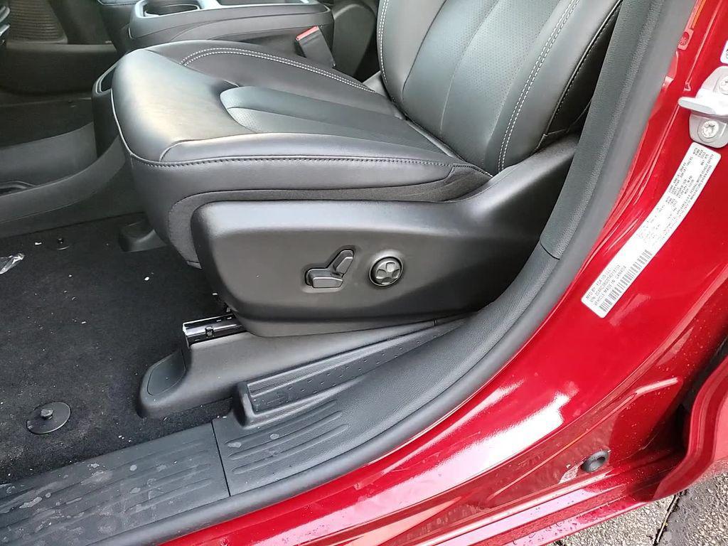 new 2026 Chrysler Pacifica car, priced at $48,876