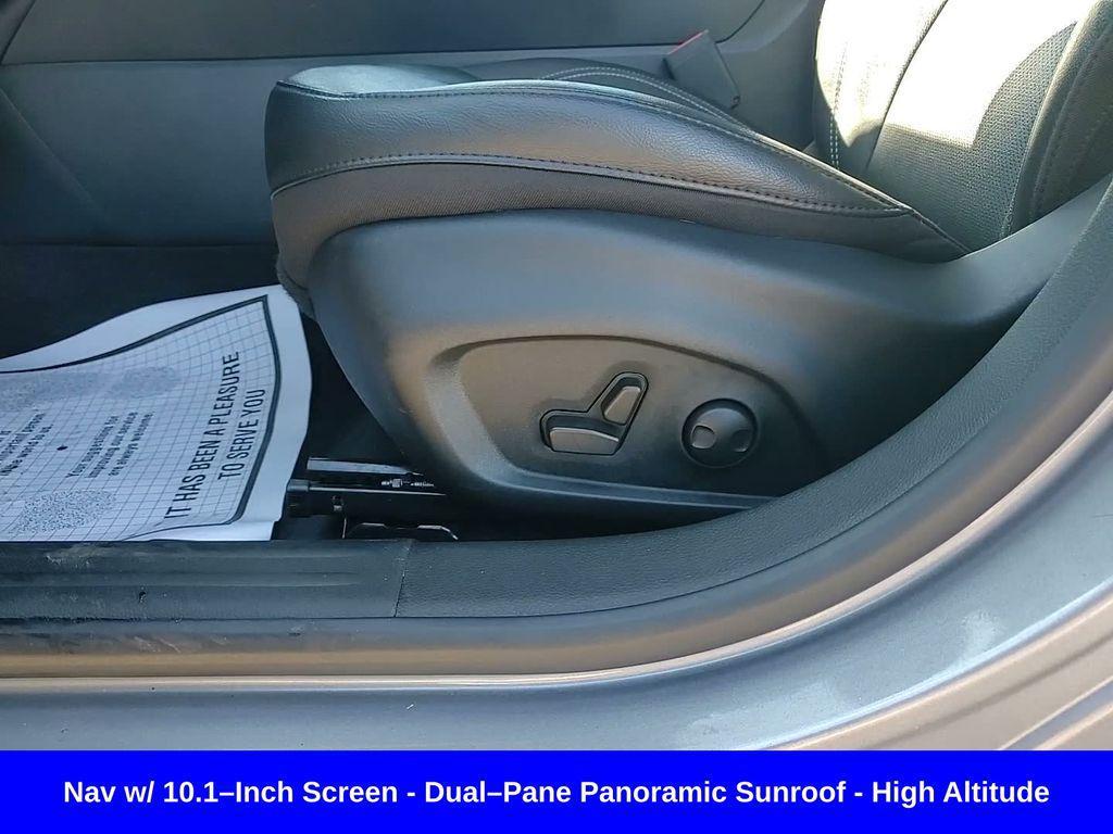 used 2022 Jeep Compass car, priced at $25,911