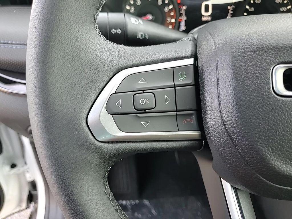 new 2025 Jeep Compass car, priced at $30,799