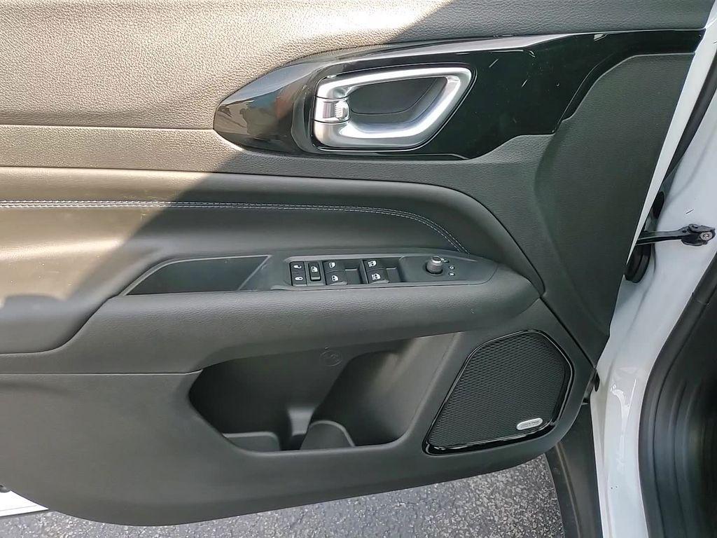 new 2025 Jeep Compass car, priced at $30,799