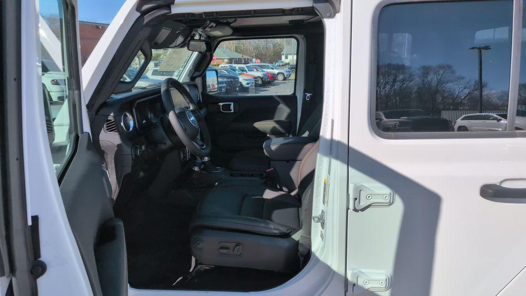 new 2026 Jeep Gladiator car, priced at $43,795