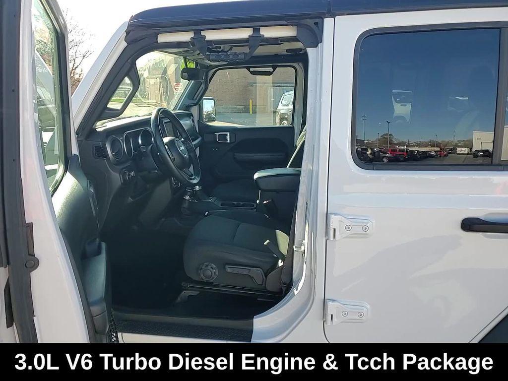 used 2021 Jeep Wrangler Unlimited car, priced at $25,588