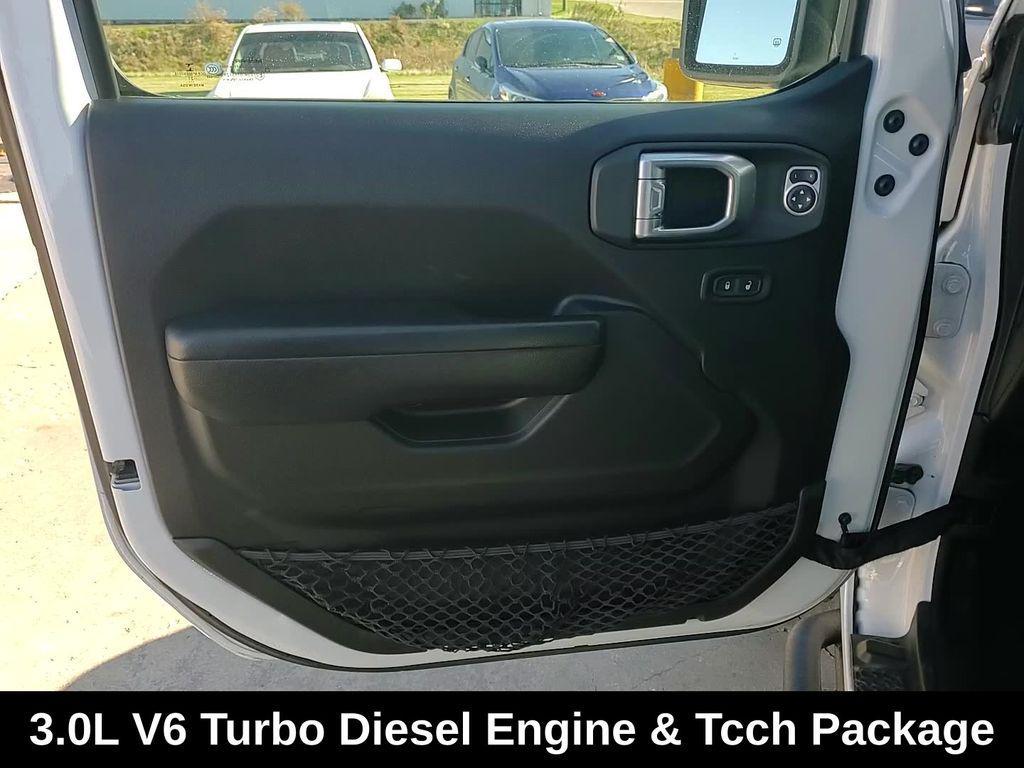 used 2021 Jeep Wrangler Unlimited car, priced at $25,588