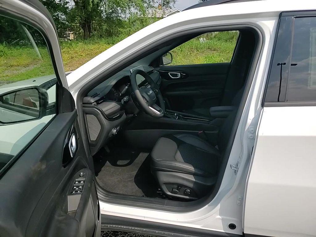 new 2025 Jeep Compass car, priced at $34,299