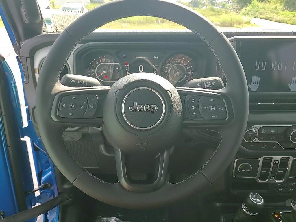 new 2025 Jeep Gladiator car, priced at $49,923