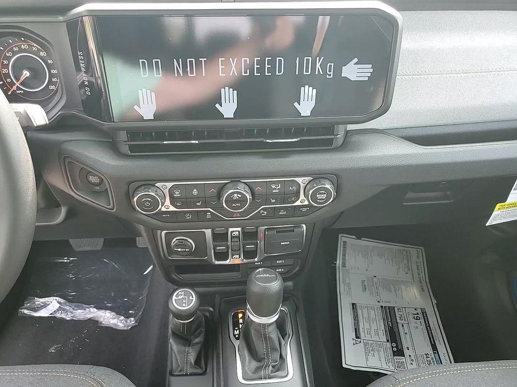 new 2025 Jeep Gladiator car, priced at $49,923