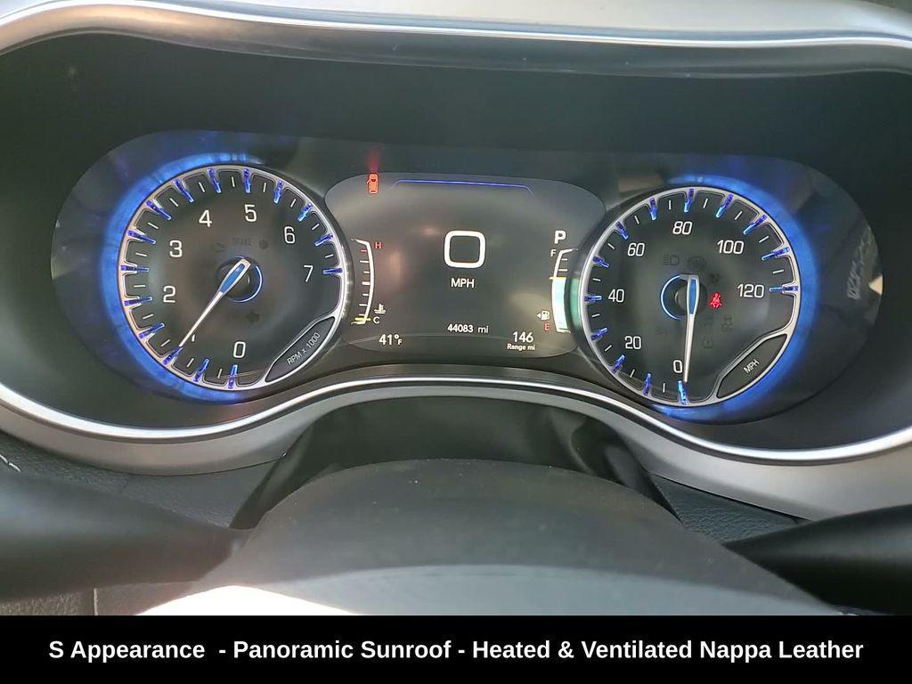 used 2025 Chrysler Pacifica car, priced at $33,988