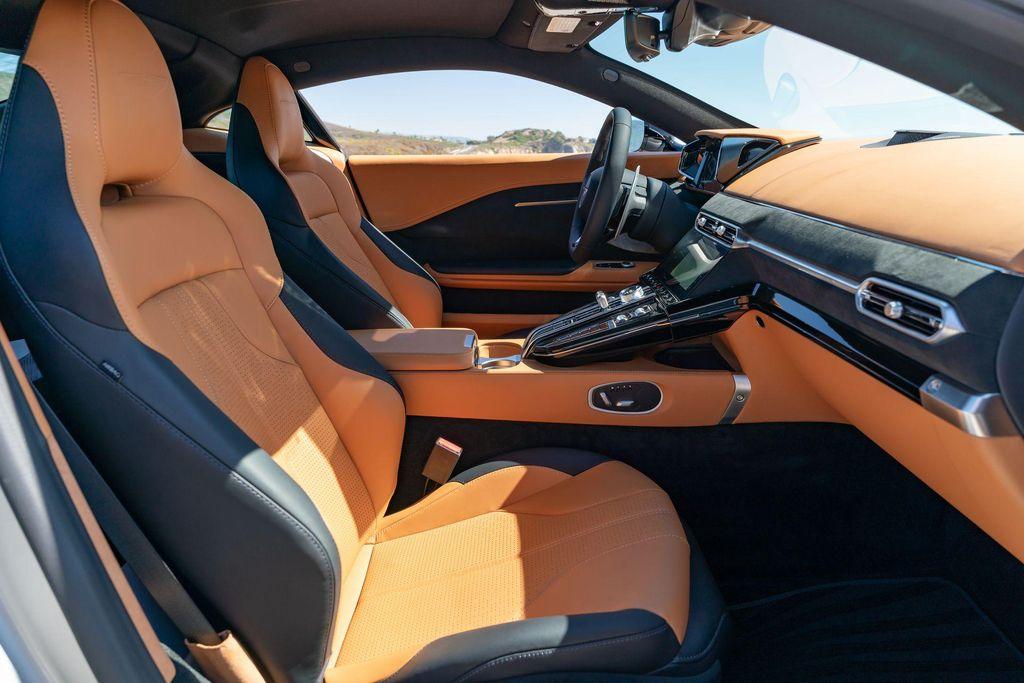 used 2025 Aston Martin Vantage car, priced at $214,664