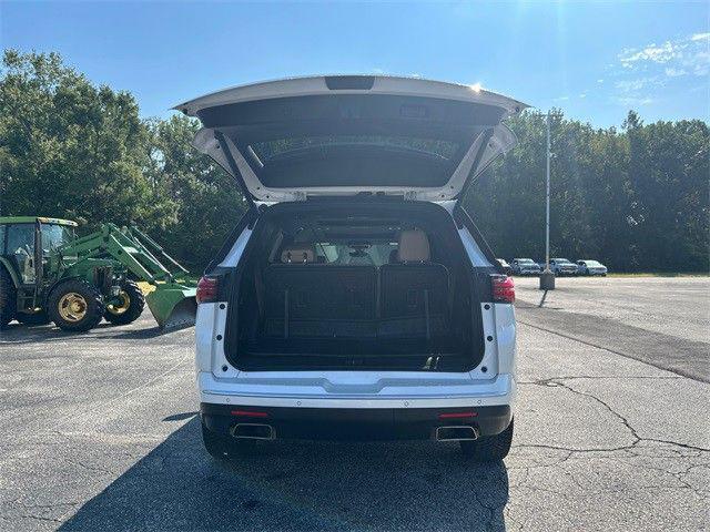 used 2023 Chevrolet Traverse car, priced at $33,988