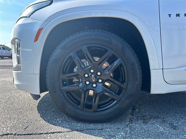 used 2023 Chevrolet Traverse car, priced at $33,988